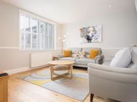 Sillwood Mews - With Free Parking