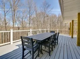 Lakefront Home with Deck, Near Mammoth Cave Park!