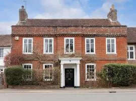 Country Retreat - Sleeps 14 - Large Garden