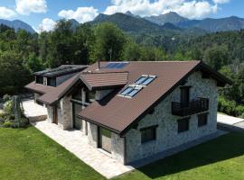 Top Hill Cottage, hotel s bazénem v destinaci Viaso