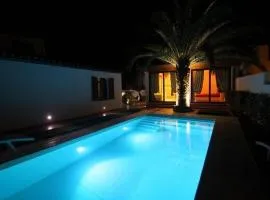VILLA GILDA CON DEPANDACE PISCINA e GIARDINO