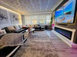 NEW Bright & Modern 4BD 2BA Apartment w Doorman, Gym, Lounge, Near West Harlem