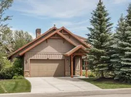 Great House Value 6 bdr 4 bath Book Winter Now