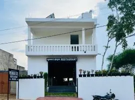 PUSHKAR EATS RESTAURANT and ROOMS