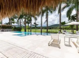 Amazing 4BR Villa with Pool at Mesa de Yeguas