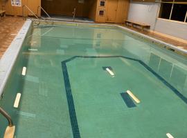 Camelot Court Motel, hotel poblíž Letiště Prince George - YXS, Prince George