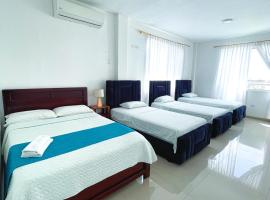 HOSTAL PIAZZOLLA, hotel dicht bij: Internationale luchthaven Eloy Alfaro - MEC, 