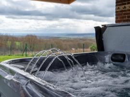 Villa privative Beauraing L'&eacute;crin，位于博兰的情趣酒店