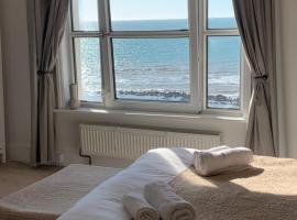 Beach View - A Truly Stunning House Opposite The Sea! Sleeps 10! Families, Friends, Contractors and Pets are all Welcome!, hotel a Sandgate