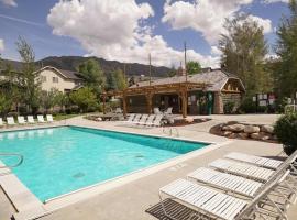 Cowboy Ski Condo Near Powder Mountain Eden Utah All Season Retreat Golf and Ski Resort、Edenのホテル