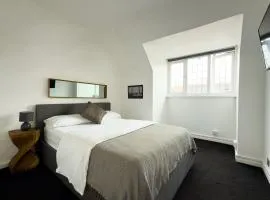 One-Bedroom flat in Cheam Village