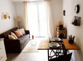 Altstadt-Idylle mit Balkon und Parkplatz
