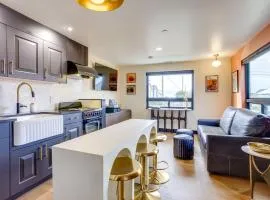 The Armstrong at The Louie Boutique Motel, Walk to Everything! Dog Friendly!