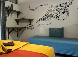 Pension Bounty Rangiroa - Art Gallery & Tropical Garden, B&B in Rangiroa