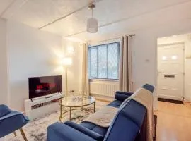 Cosy Home With Parking