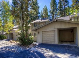 Ski Lake Lodge home, alquiler vacacional en la playa en Incline Village