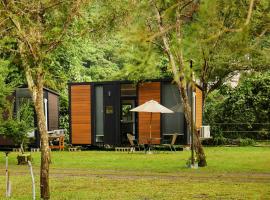 Yiyouguo 2 by Tiny Away, glamping site in Guoxing