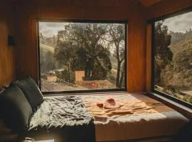 Hike to your Off-Grid Cabin Deep in Nature - Sloane
