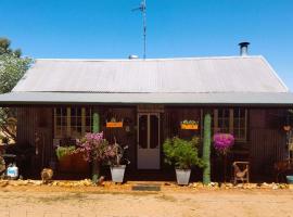York Cottages and Burnley House, villa in York