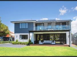 Huge Luxury Busselton Jetty, cheap hotel in Busselton