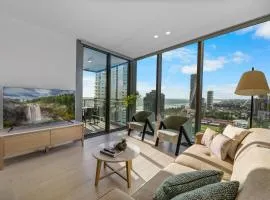The Vista - 19F Coastline View Luxury 2Bedroom Unit Broadbeach with Parking and Pool