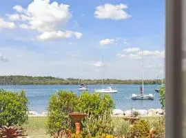 Riverview Apartment 1.2