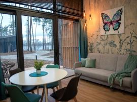 Resort&Camp Lusówko, ξενοδοχείο σε Lusówko
