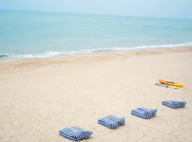 Veranda Resort & Villas Hua Hin Cha Am, отель в Ча-Аме