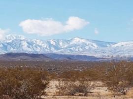 Tranquil Joshua Tree Rental for a Secluded Desert Getaway, hotel v destinaci Joshua Tree