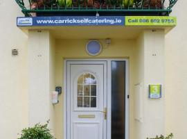 Two bedroom waterfront Apartment, hotel v destinaci Carrick-on-Shannon