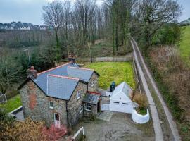 Woodcocks House - 3 Bedroom Holiday Home - Kilgetty, hotel in Stepaside