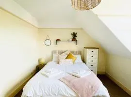 Homely Apartment in Minehead Private Parking