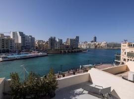 Seafront 3-Bed Palazzino with Jacuzzi, Heart of Balluta, Hotel in Sliema