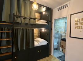 FRATERNiTY-HOTEL, khách sạn ở Paris