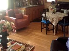 Stylish Artistic Cabin Vacation Rental near Sequoia Kings National Park