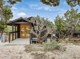 Outstanding Modern Cabin with Spectacular Outdoor and Indoor Areas in Texas