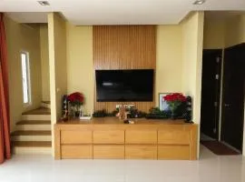 Comfy townhouse at best location