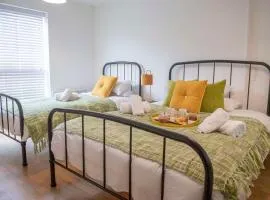 Coopers, ground floor apartment with 2 bedrooms and 2 bathrooms within a Georgian listed building
