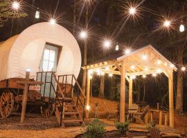 Delightful Wagon with Incredible Hiking Trails and Activities in Tennessee, hotel v destinaci Benton