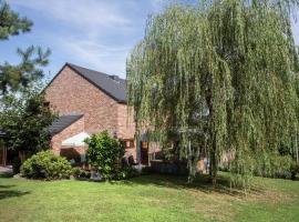 Atmospheric holiday home in Durbuy with sauna, hotel di Septon