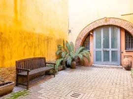 15th-Century Apt, City-MXP Train