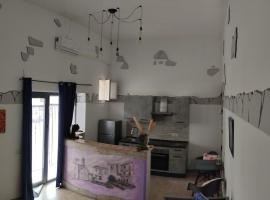 Quercus ilex A in the historic center, ξενοδοχείο σε Arzachena