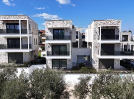 Petrino Complex Pefkohori by Halkidiki Villas, hotel in Pefkohori