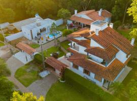 Pousada CHÂTEAU LUMIÈRE, hotel di Itaara