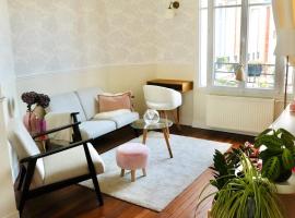 Cerise's home - Cosy flat 15min from Paris with hot tub、ルヴァロワ・ペレのホットタブ付きホテル