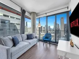 Cozy 2bdrm near Scotiabank MTCC Hospitals Water