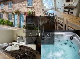 Historical Sherwood Forest Cottages - Sleeps 16