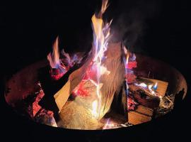 Starry Skies Campout, κάμπινγκ σε Azalea