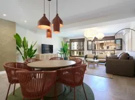 San Francisco Top-Luxury, by Homing U