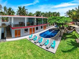 Casa de Playa Ocean Blue SV, hotel en Barra Salada